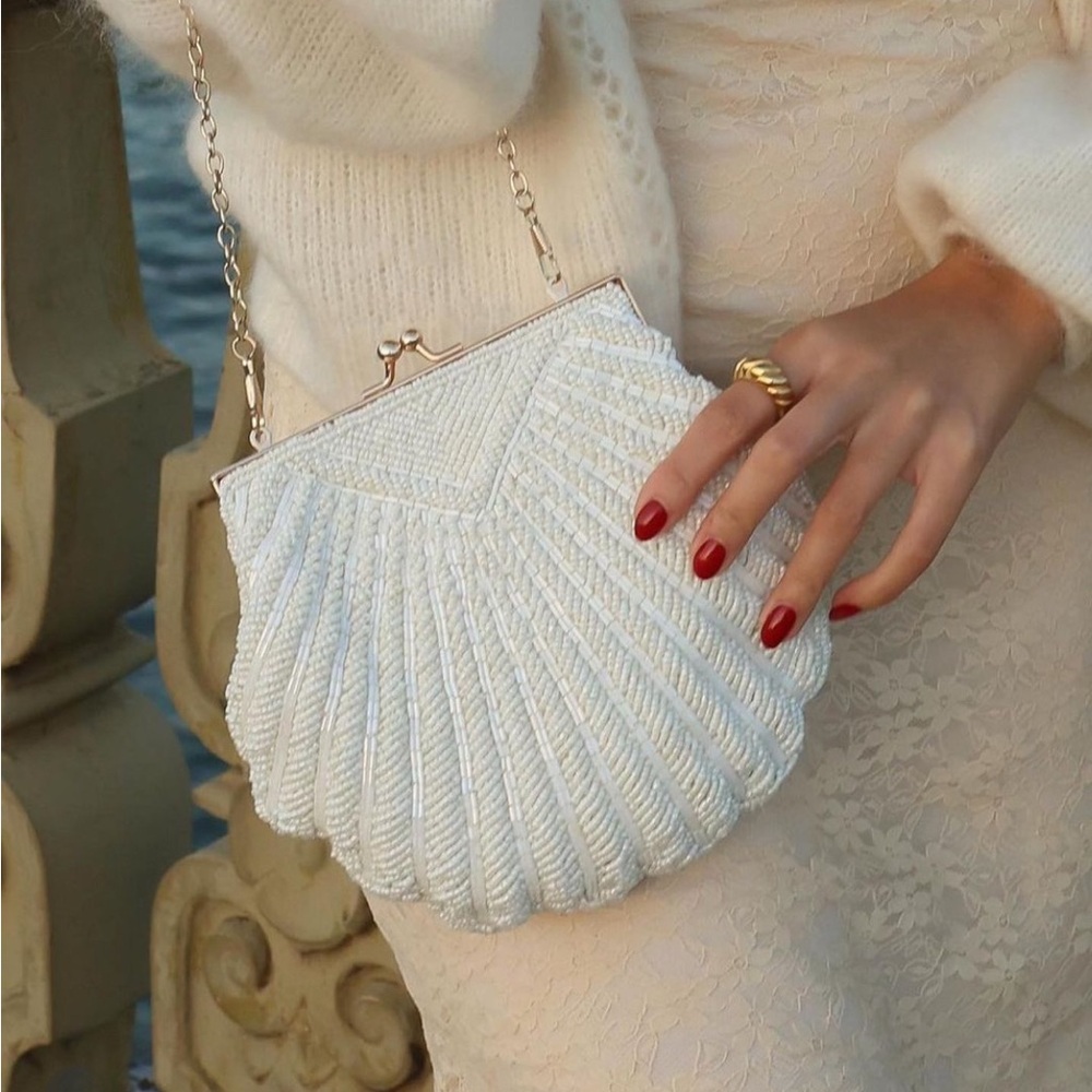 Shell  pearl bag clutch